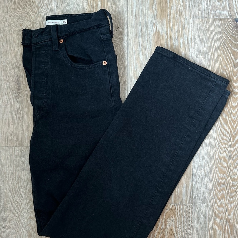 Levi’s Straight Ankle Black Jeans